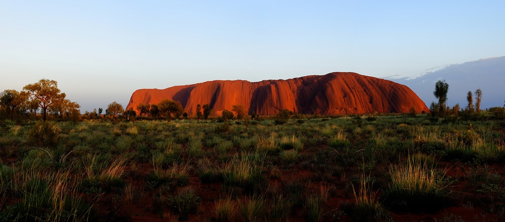 Uluru_sunrise_5