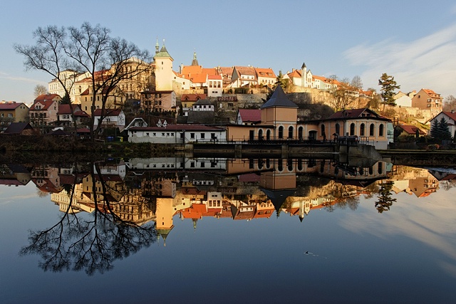 Loket mirroring in river Ohře