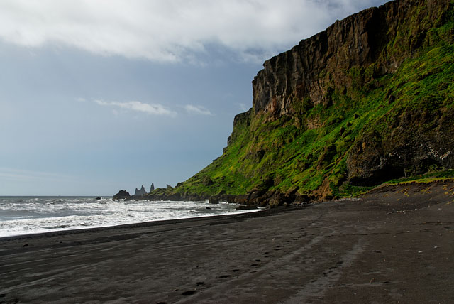 black_beach1