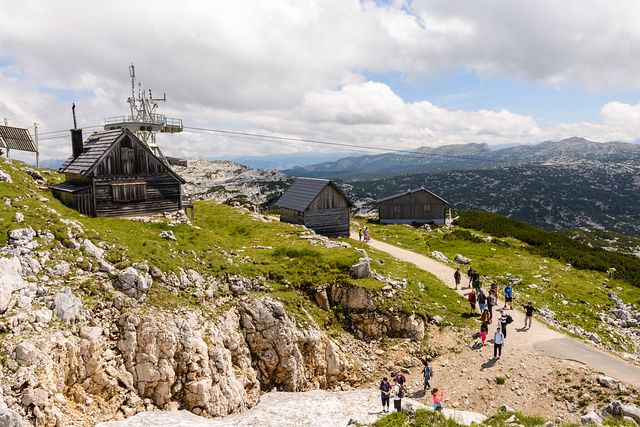 Wooden houses at Dachstein with cable car