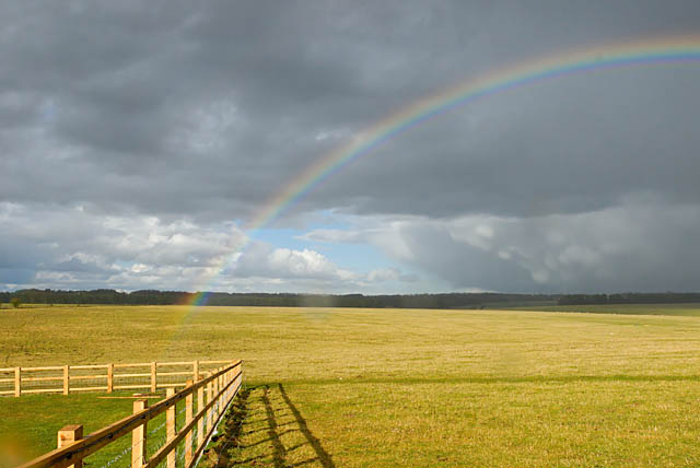 stonehenge_rainbow1