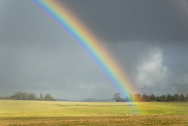 stonehenge_rainbow2